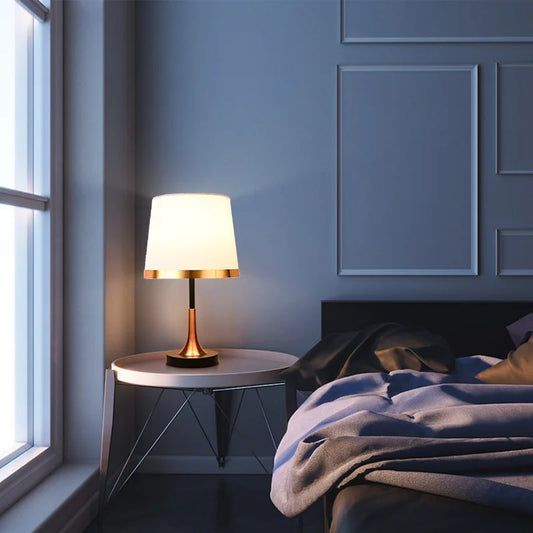 Nordic Vintage Horn Type Desk Lamp for Bedroom Bedside Table Night Lamp Fabric Lampshade Home Decoration LED Standing Lamp