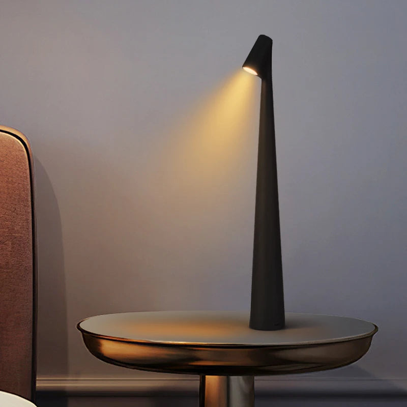 Designer'S Table Lamp Vertical Pole Overlooking Design Light Luxury Desk Lamp USB Charging Atmosphere Lamp Bedroom Bedside Lamp
